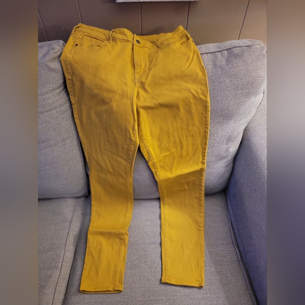 Old Navy Rockstar skinny jeans